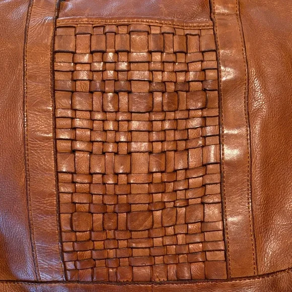 Elegant Brown Leather Tote Bag - Picture 9 of 9